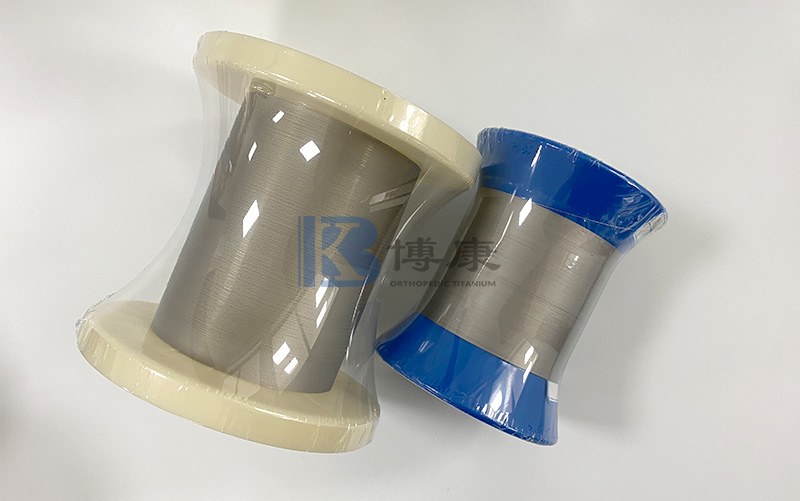 Kawat titanium dengan permukaan cerah: ketahanan terhadap korosi menciptakan kepercayaan abadi pada perangkat medis