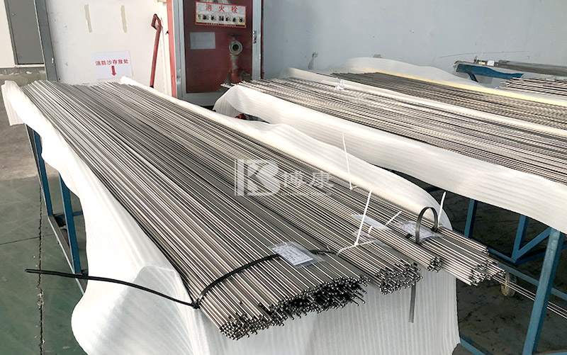 Aplikasi revolusioner batang titanium murni di manufaktur pesawat: dapatkah itu menghasilkan transformasi hijau industri penerbangan?