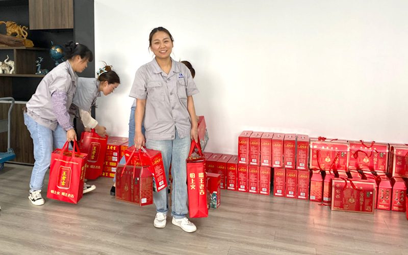 Bokang Titanium merayakan festival perahu naga dengan hadiah tradisional
